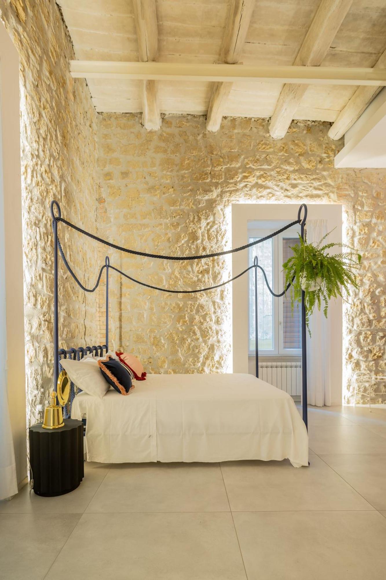 Montecalvario 34 By Napoliapartments Naples