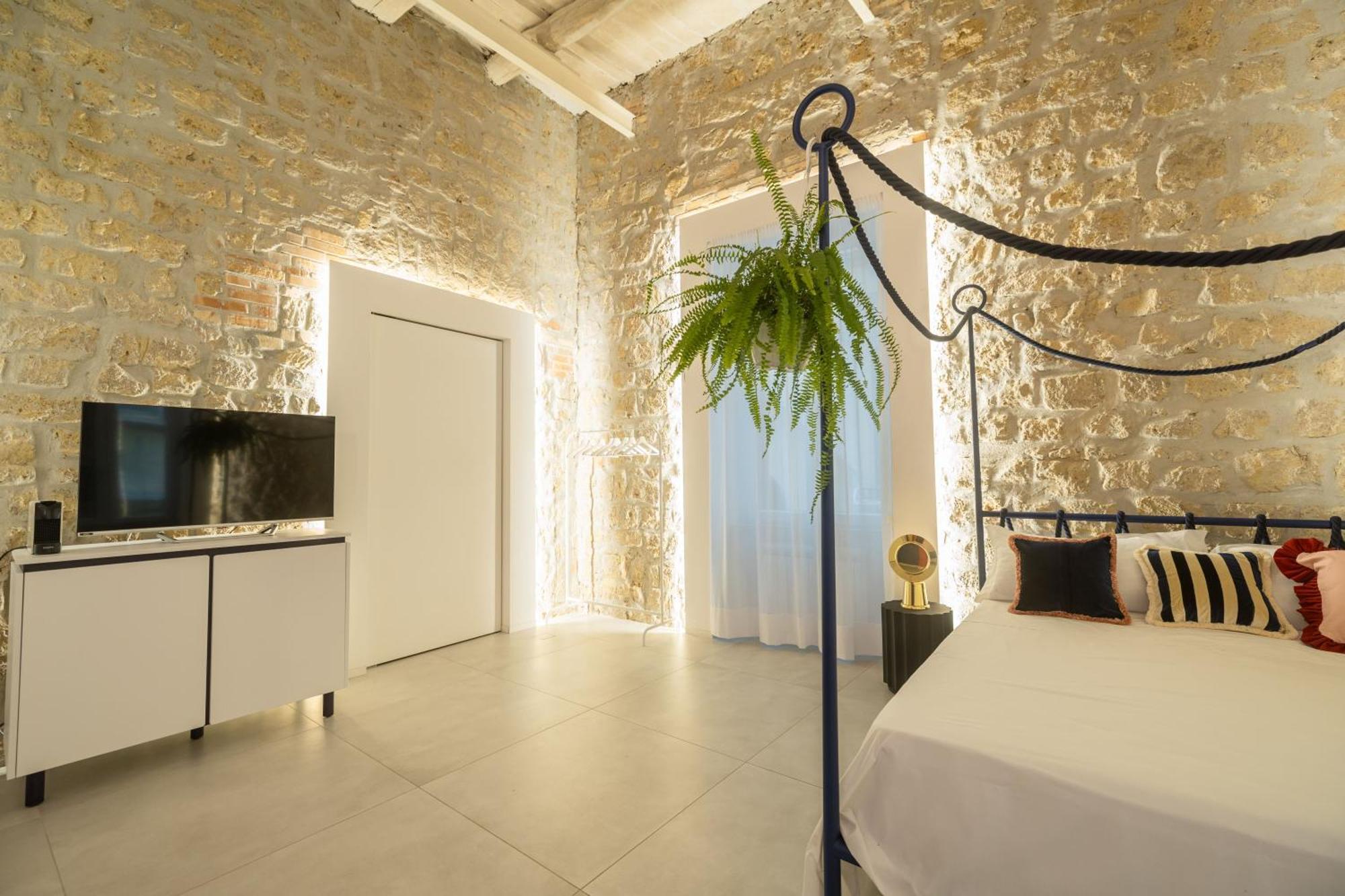 Apartment Montecalvario 34 By Napoliapartments *